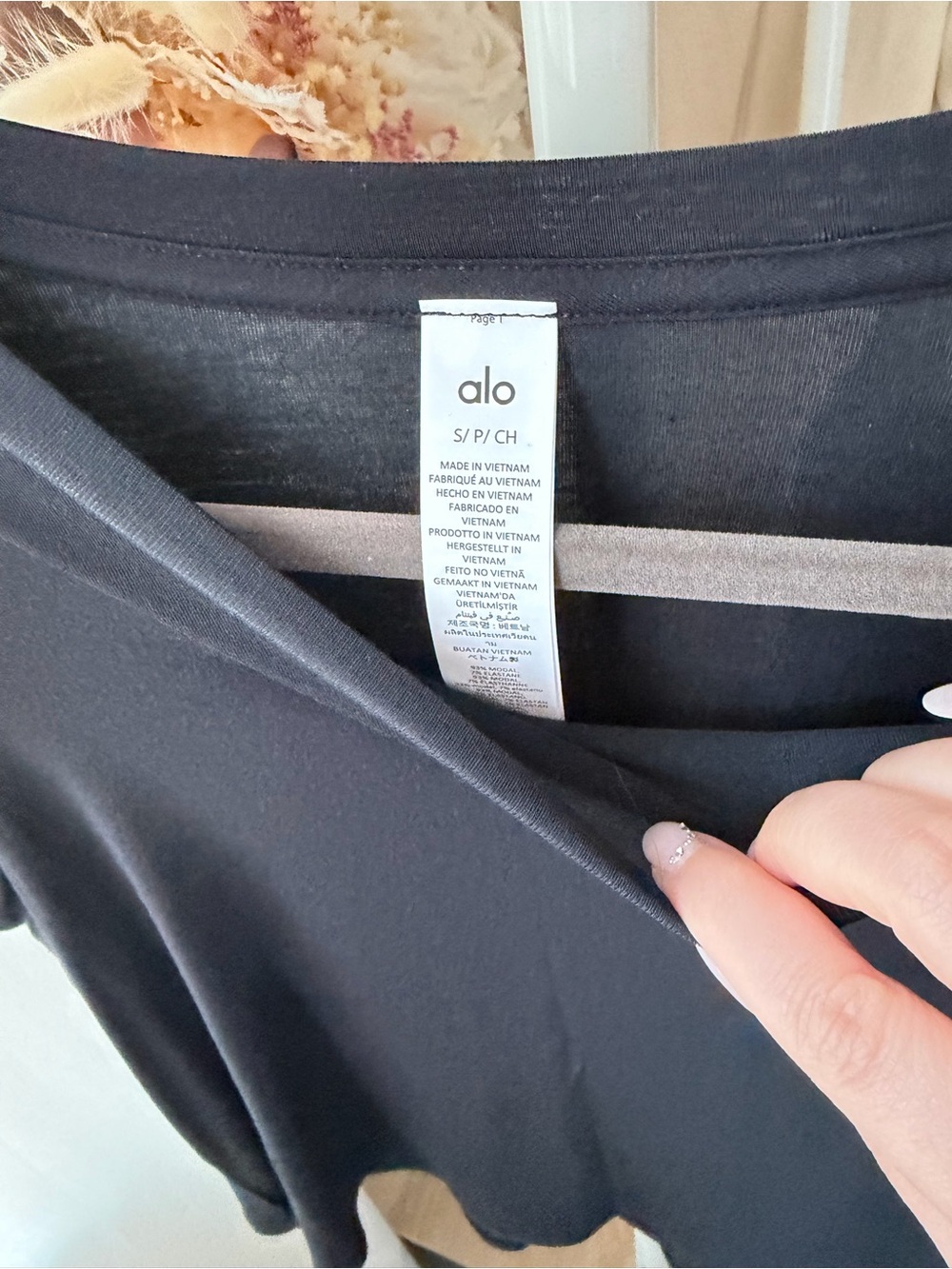 ALO Yoga Cropped Crewneck Top - Picture 2 of 3